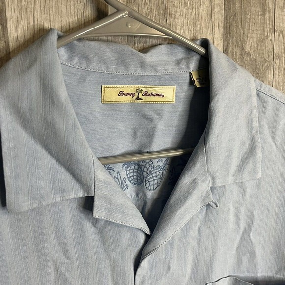 Tommy Bahama Men's Size Large Silk‎ Short Sleeve Shirt Beach Button Up Lot Of 2 - Picture 2 of 12